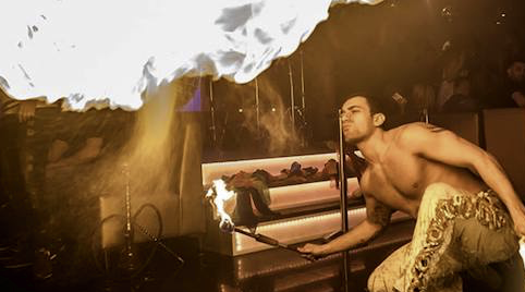 Mysterieuze slangen bezweerder