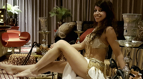 Slangenbezweerder en kamelen