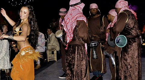 Slangenbezweerder middeleeuws themafeest